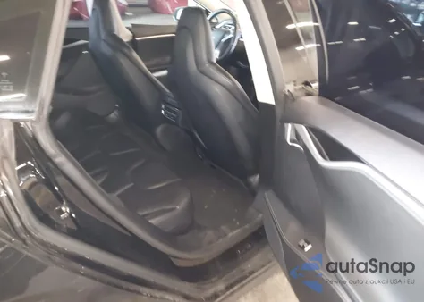 2013 Tesla Model S Performance z USA, uszkodzony, nr VIN 5YJSA1DP0DFP21364